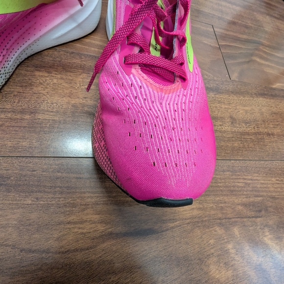 Brooks Women's Pink and Green Athletic Shoes - Picture 7 of 12